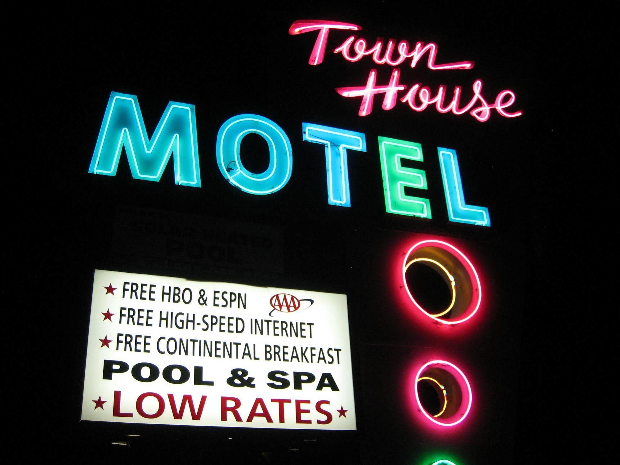 Town House Motel Lancaster Exteriör bild
